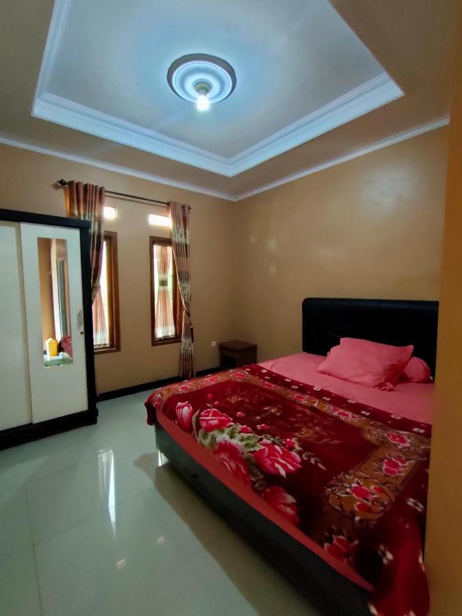 Villa Edwin Puncak Bogor Extérieur photo